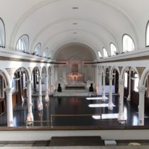 arched-ceiling-natural-light-ballroom-24