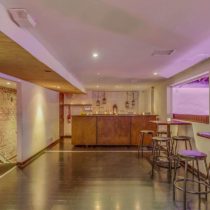 contemporary-restaurant-and-entertainment-venue-05