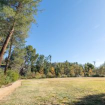 expansive-lake-front-country-club-006