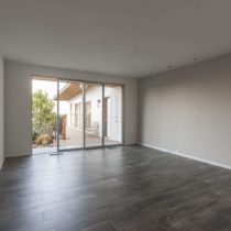 mid-century-natural-light-home-with-hillside-view-20