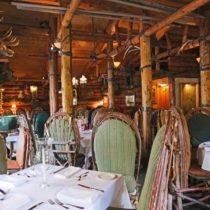 rustic-lodge-restaurant-surrounded-by-mountains-08