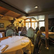 rustic-lodge-restaurant-surrounded-by-mountains-18